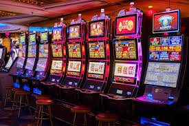 Koleksi slot populer Aviator, Sweet Bonanza, Gates of Olympus, Fortune Tiger, dan Mahjong Ways di platform 66menang